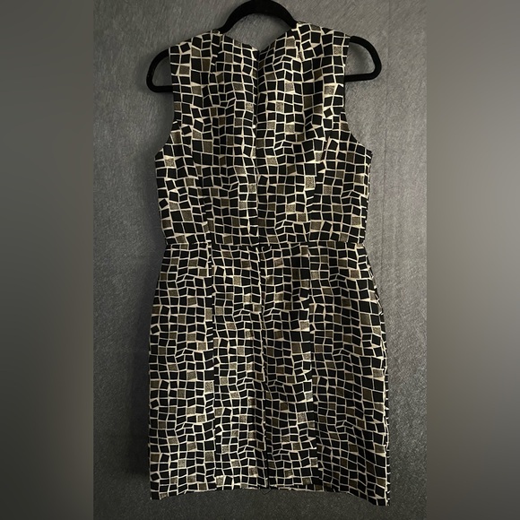 Taylor Metallic Sheath Sleeveless Dress W/Pockets & Beaded Neckline Sz 10 - Picture 7 of 10